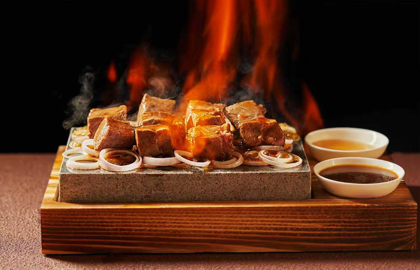 石板黑料火焰小牛肉